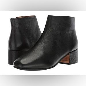 Gentle Souls by Kenneth Cole Ella Bootie